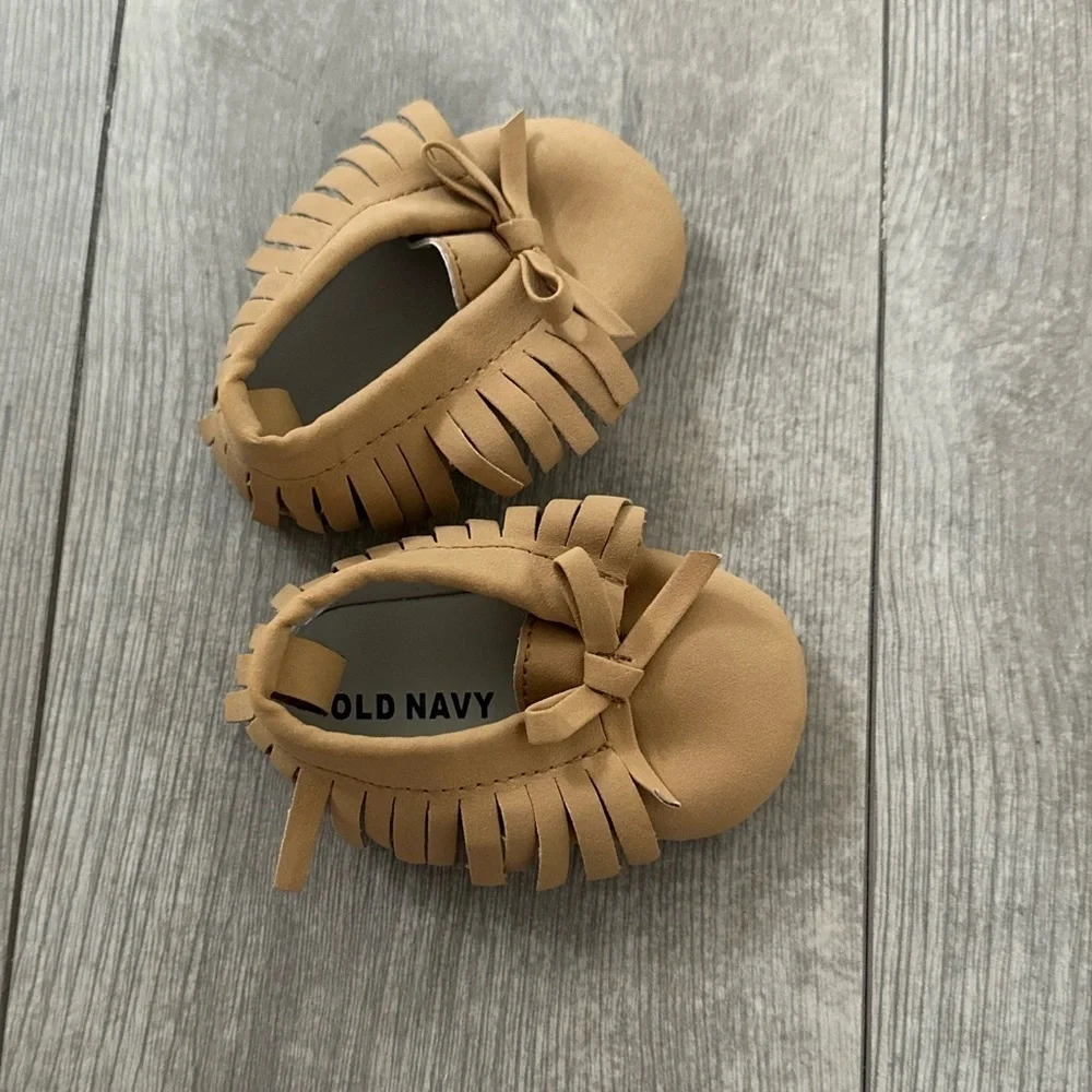 old navy tan moccasin booties baby girl 0-3 months never worn